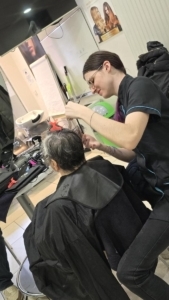Concours Nos Grands Mères en Fête - 8 mamies de l'EHPAD L'Occitanie à Cabriès ont été coiffées par des élèves de Terminale Bac Pro Métiers de la Coiffure