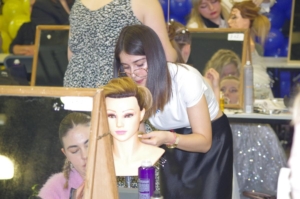 Concours UNEC Avignon 2024 - 3ème prix chignon 1ère Bac Pro / CAP, Noëlia NOURRY