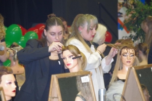 Concours UNEC Avignon 2024 - 1er prix chignon - Terminale Bac Pro / BP, Eléa MEYERE