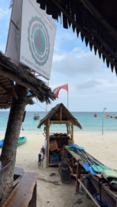 Leyana et Faustine font leur stage à Koh Lipe en Thaïlande auprès de Forra Dive Resort !