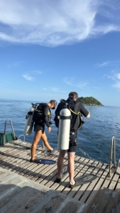 Leyana et Faustine font leur stage à Koh Lipe en Thaïlande auprès de Forra Dive Resort !