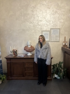 Mlle Giulia SERRE a effectué son stage à Turin en Italie à l'hôtel Giulio Cesare à proximité du centre historique. Elle y partage sa connaissance de la ville aves les touristes et apprend le métier auprès du personnel !